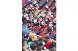 麻将胡了-上海网球大(dà)师賽(sài)观众高(gāo)聲(shēng)嘶吼，裁判多次劝阻，保安最终请離(lí)