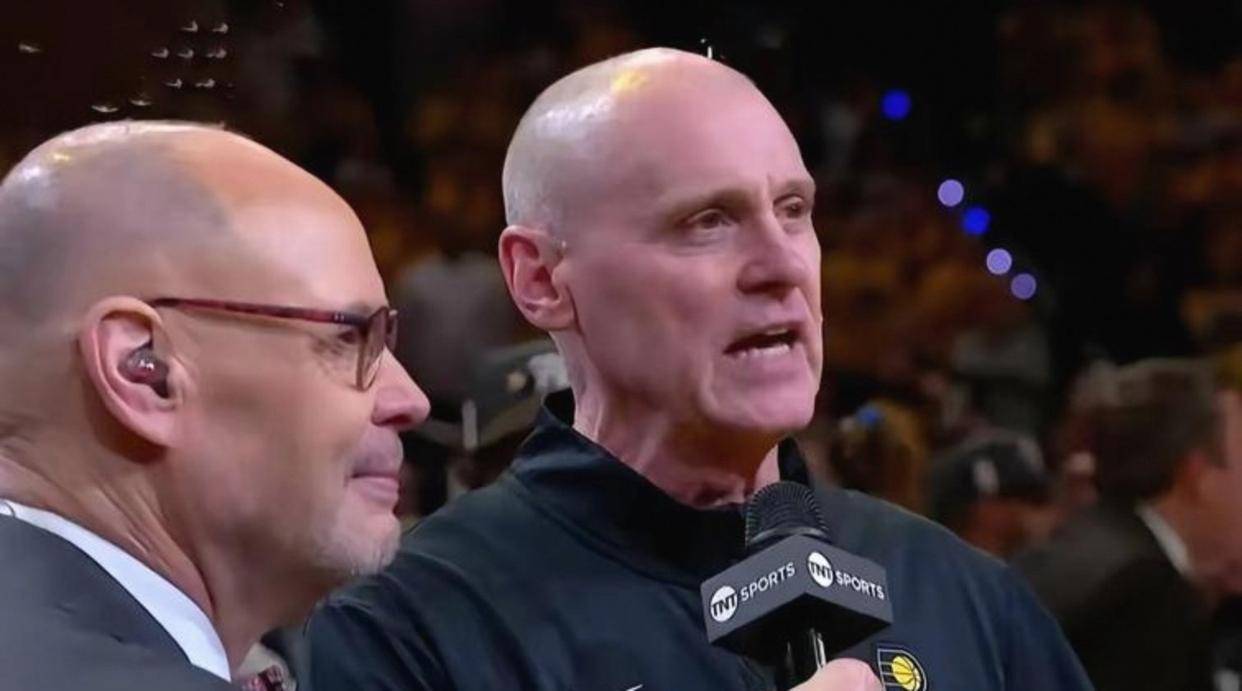 步行者主教练卡莱尔展现战术大师风采，凭借巧妙布阵化残阵为铁阵，缺少场均20分11助攻哈利伯顿依然稳固防守与进攻体系