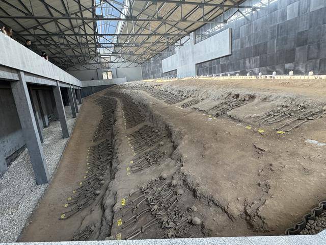 吉林辽源有座山，层层叠叠垒满白骨