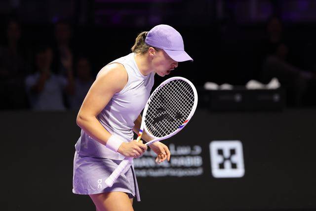 网球|WTA年终总决赛：斯维亚特克胜凯斯