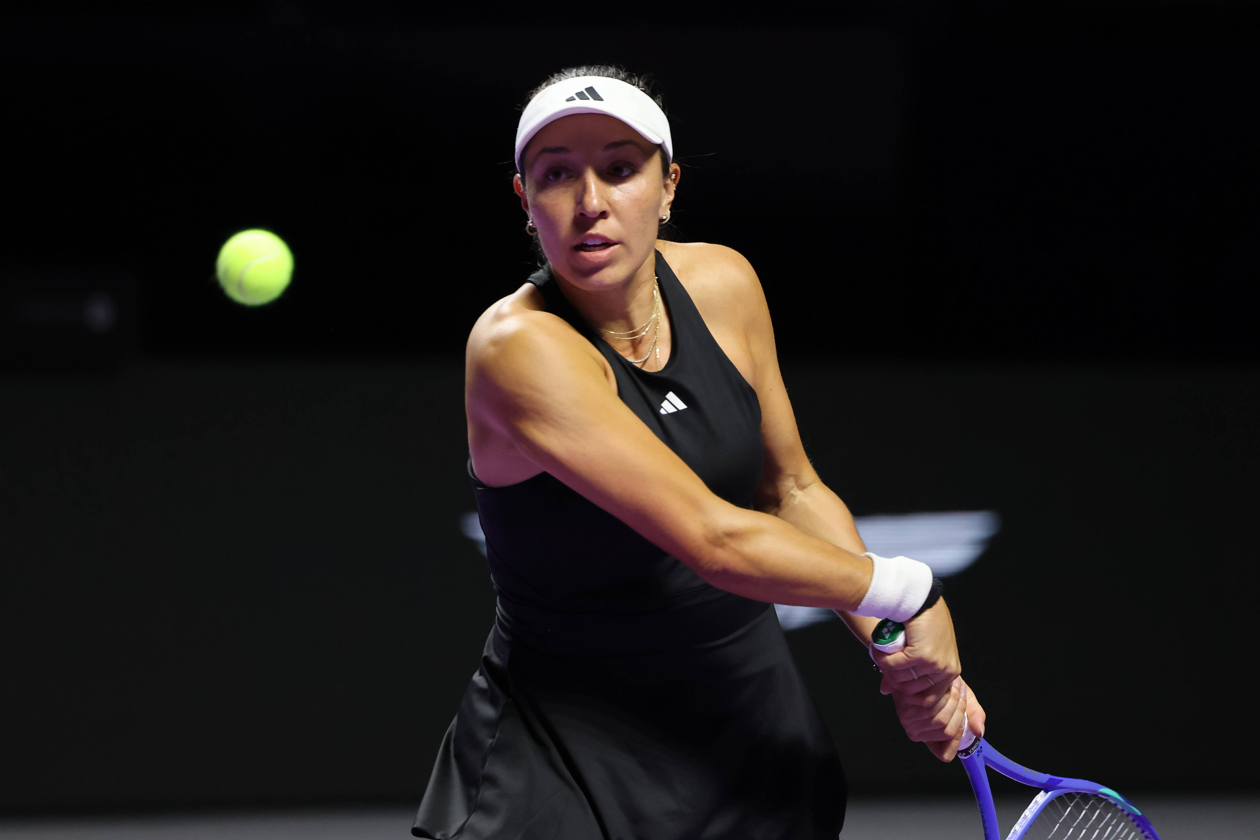 （体育）网球——WTA年终总决赛：萨巴伦卡胜佩古拉