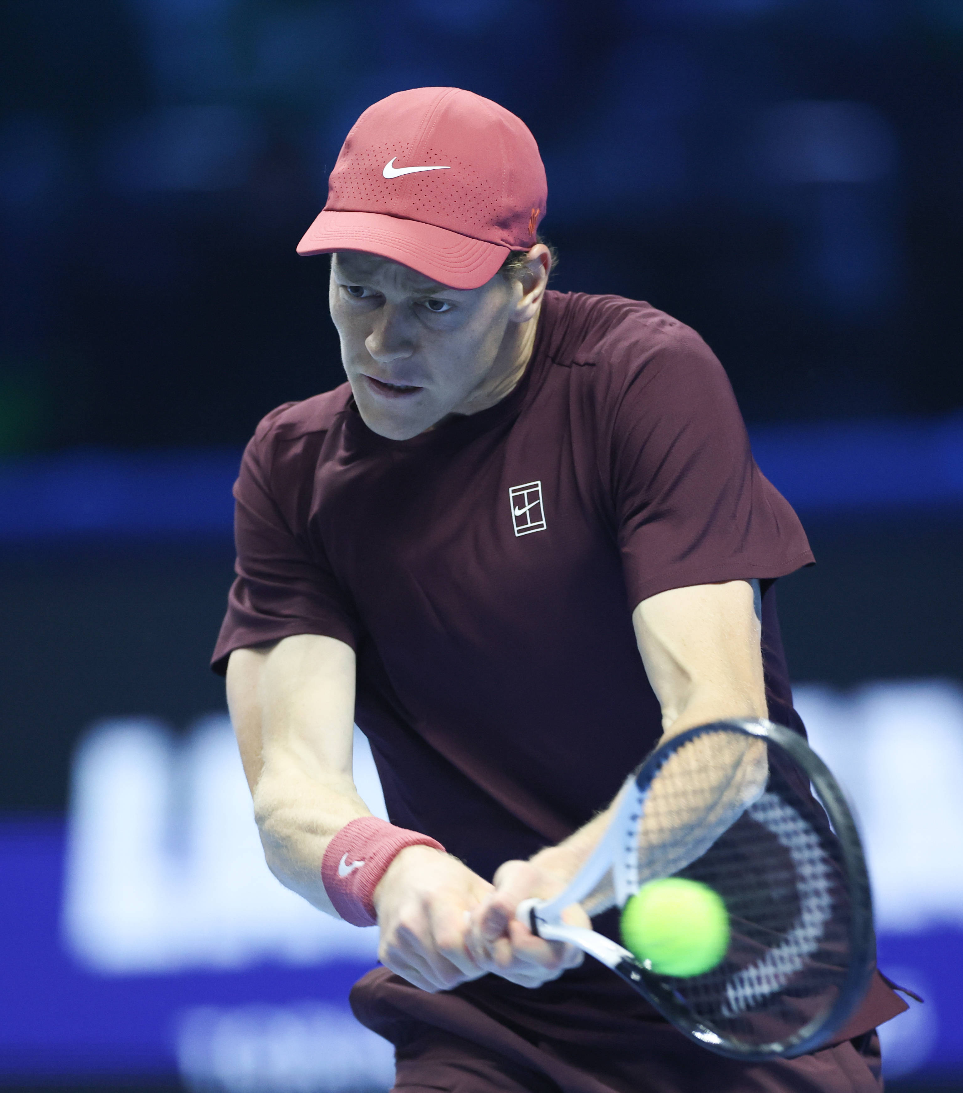 （体育）网球——ATP年终总决赛半决赛：辛纳胜德米纳尔