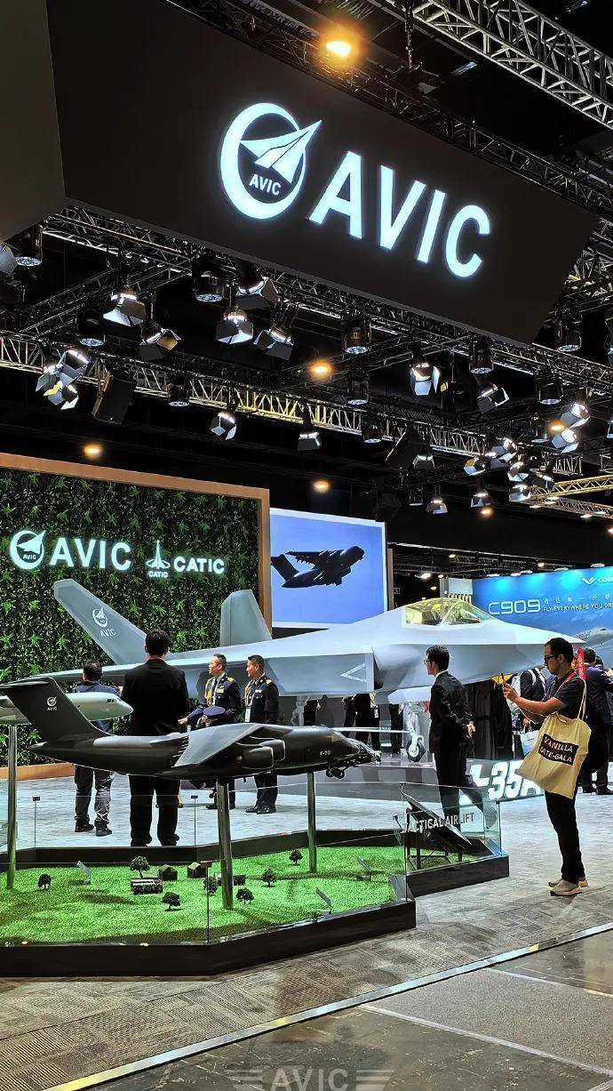 美国军火商不装了：如果中国歼-35真装了涡扇19，将是F-35的噩梦